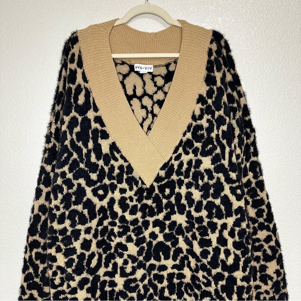 Ava & Viv Leopard Print Fuzzy V-Neck Pull Over Sw… - image 6